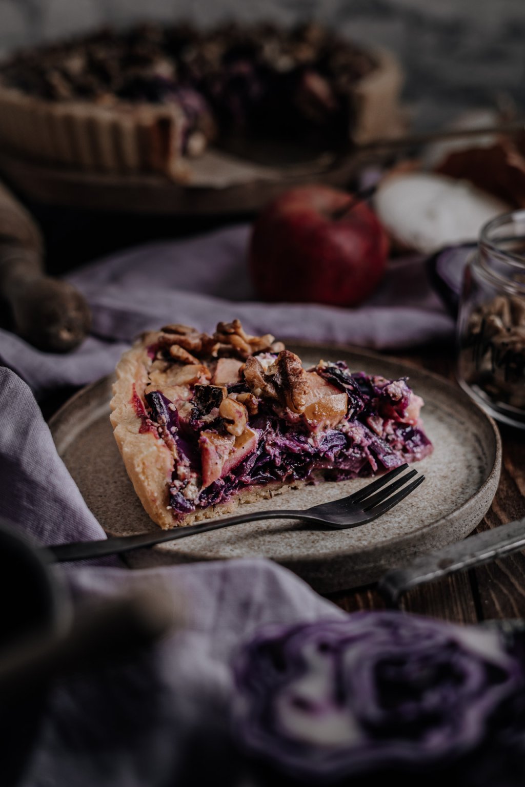 Rotkraut-Apfel Quiche mit Feta - Genusskind